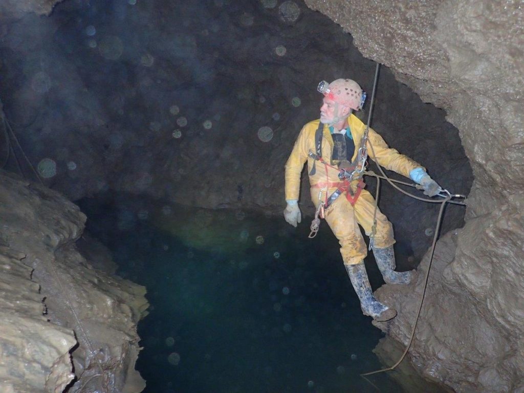 Grotte de Comblain Trou des Barbus GRSC